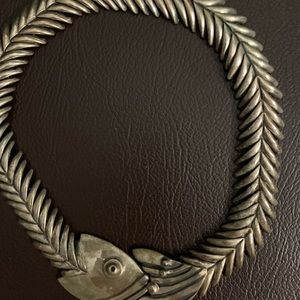 VINTAGE LATE 70'S/EARLY 80'S LARGE HEAVY MEXICAN STERLING D'MOLINA FISH NECKLACE